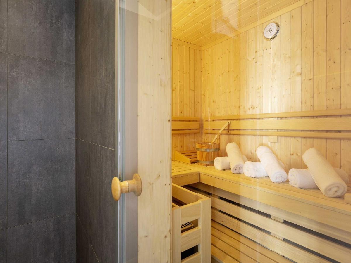 Reetland am Meer - Luxus Reetdachvilla mit 3 Schlafzimmern, Sauna und Kamin F12 Dranske Exterior foto
